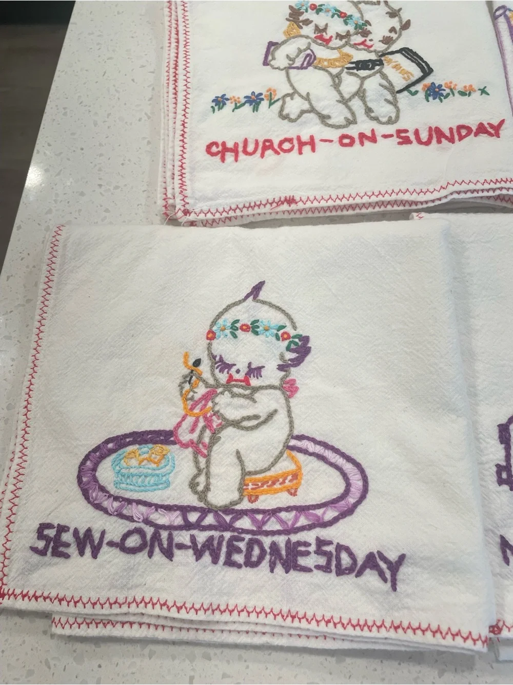 Vtg Embroidered Americana Towel Set Days of the Week Tea/Kitchen Towels